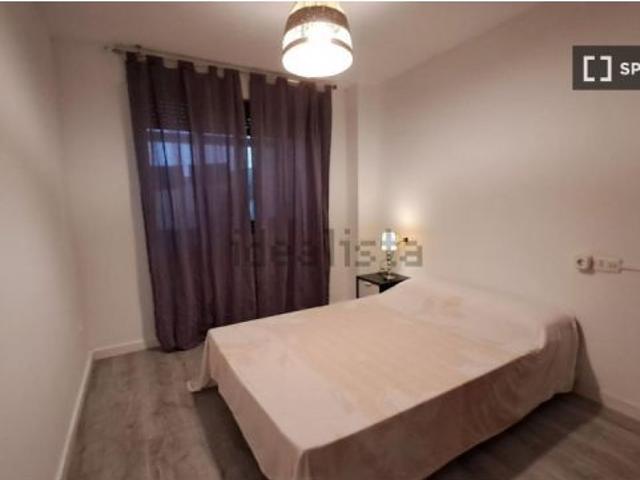 Se alquila habitación en piso de 3 habitaciones en Palma