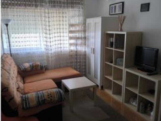 Se alquila habitación en piso de 3 habitaciones en Santiago de Compostela
