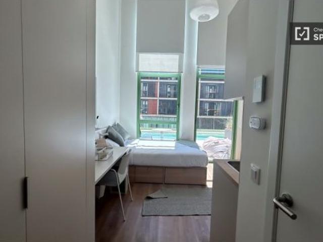 Se alquila habitación en residencia en Barcelona