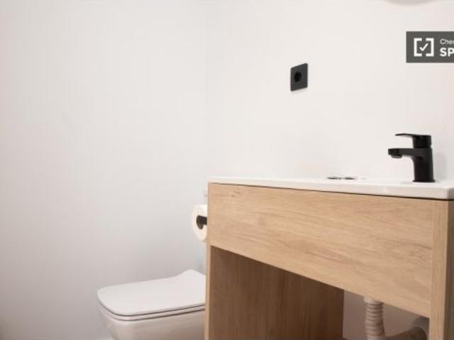 Se alquila habitación en residencia en Fuencarral El Pardo, Madrid