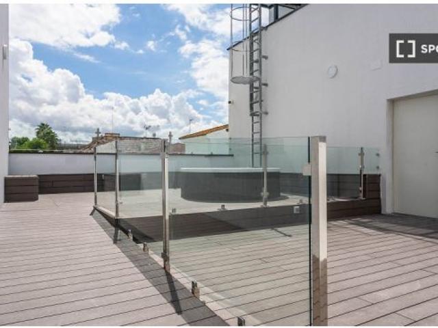 Se alquila habitación en residencia en Sevilla