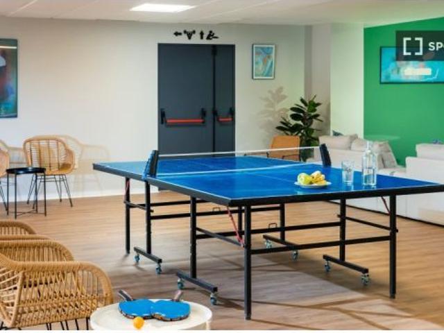 Se alquila habitación en residencia en Sevilla