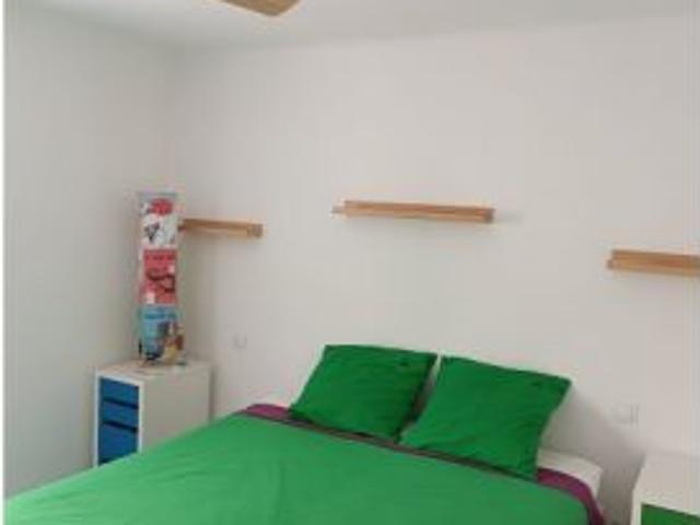 Se alquila habitación en un apartamento compartido de 3 habitaciones en San Diego. Todos los gastos