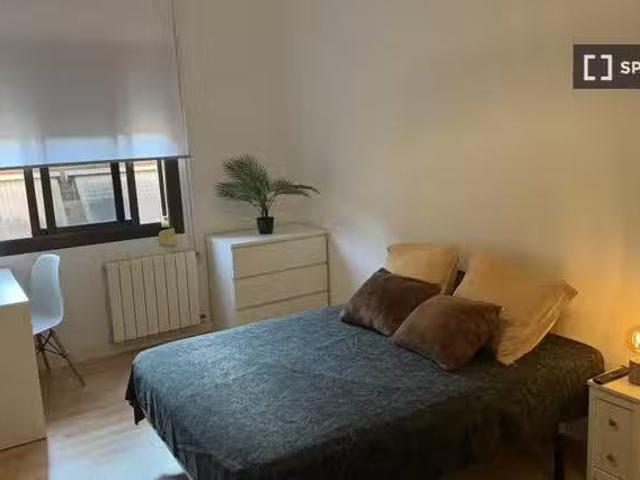Se alquila habitación en Vilapicina i la Torre Llobeta, Barcel.