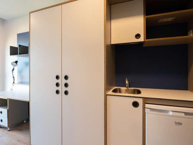 Se alquila habitación individual en residencia en Málaga