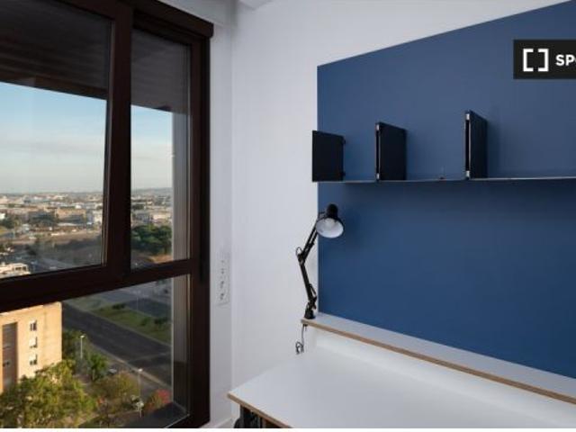 Se alquila habitación individual en residencia en Málaga