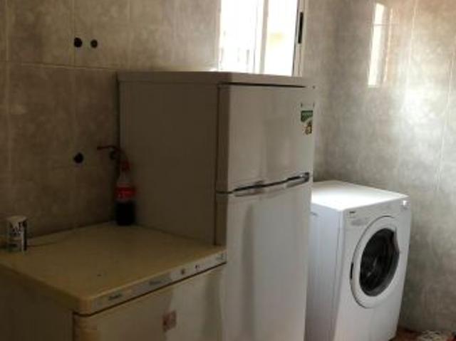 Se alquila habitación SOLO PARA ESTUDIANTES en casa grande Zona Ciudad Jardín