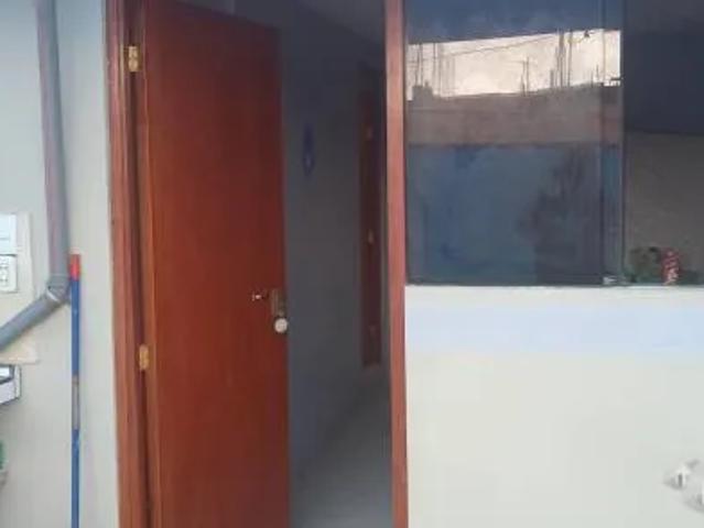 SE ALQUILA HABITACIÓN SIMPLE CON BAÑO PRIVADO