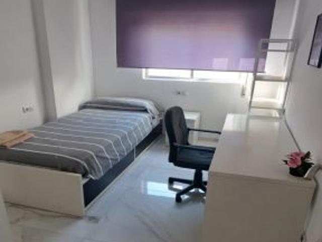 Se alquila habitación para chica estudiante