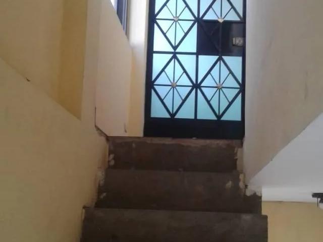 SE ALQUILA HABITACION PUERTA A LA CALLE,BAÑO PRIVADO