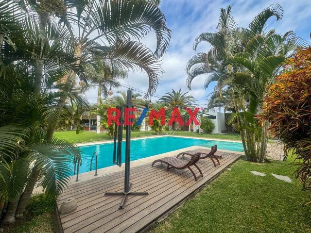 Se Alquila Hermosa Casa Moderna Con Acceso A Piscina Y Áreas Verdes