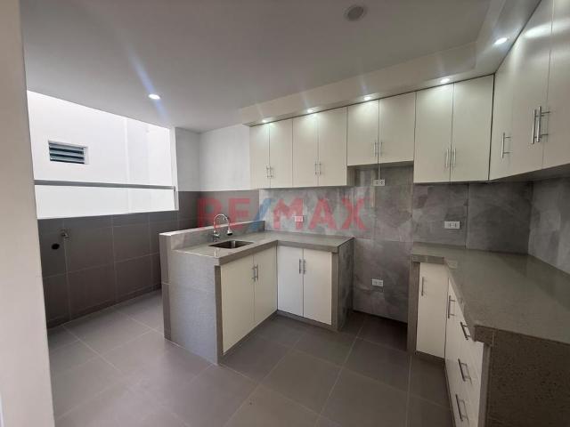 Se Alquila Lindo Departamento En 4To Piso En Urbanización Santa Ursula Jlbyr