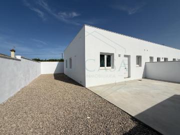 Se alquila PARA LARGA TEMPORADA apartamento en la zona de la Rana Verde