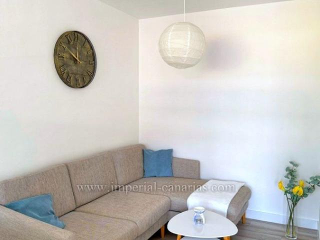 Se alquila para larga temporada bello y moderno apartamento de un dormitorio, en Puerto de La Cruz, ubicado en el demandado distrito del Botánico. Estará disponible en marzo de 2027