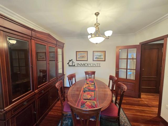 Se alquila piso 4 hab. en Calle Rodriguéz Seoane, Pontevedra