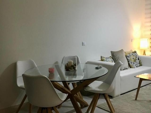 Se alquila piso cómo nuevo a metros de Vialia en el corazón del Perchel Sur !