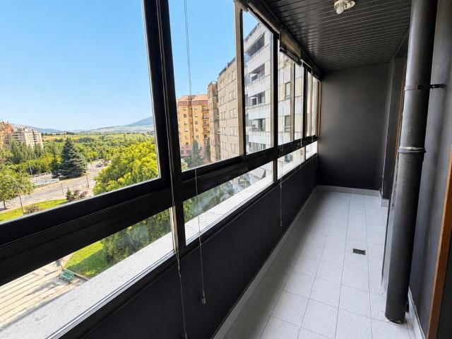 Se alquila piso a estudiantes para el próximo curso en Barrio de Iturrama, Calle Abejeras