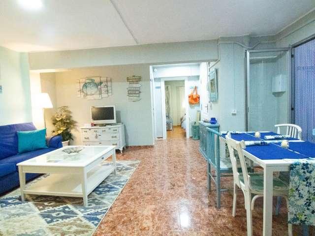 Se alquila piso de 3 habitaciones en Cabanyal Canyamelar