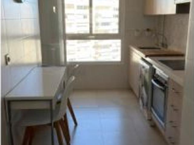 Se alquila piso de 3 habitaciones en Alicante, gastos incluidos