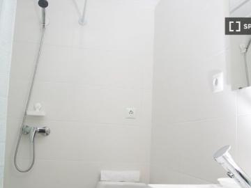 Se alquila piso de 3 habitaciones en El Plantinar, para trabajadores y posgraduados