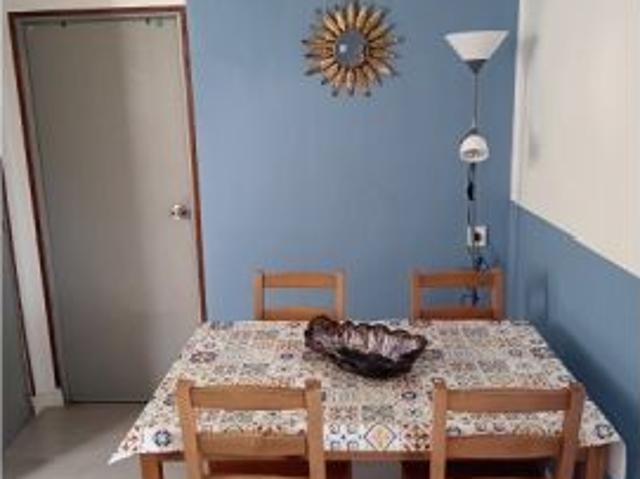 Se alquila piso de 3 habitaciones en Los Rosales, algunos gastos incluidos