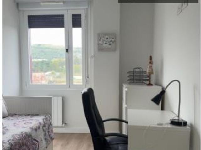Se alquila piso de 3 habitaciones en La Ribera, Bilbao, gastos incluidos, solo se admiten chicas, pr