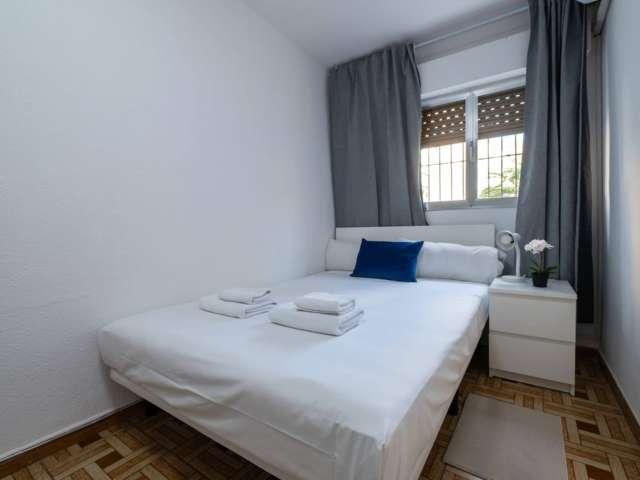 Se alquila piso de 3 habitaciones en Moscardó, Madrid