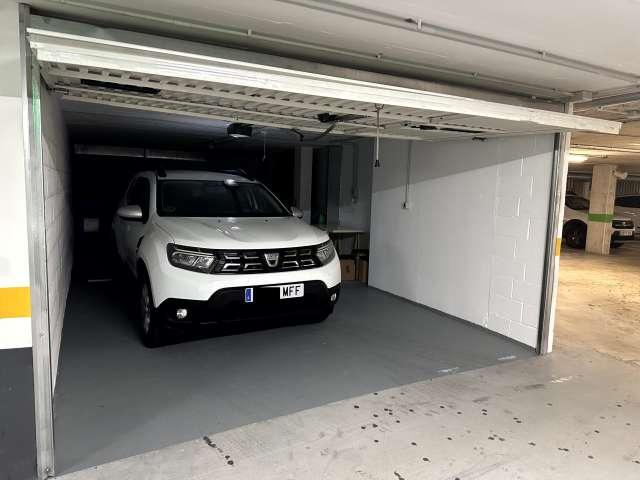 Se alquila piso de 3 habitaciones en San Pedro Casco Viejo