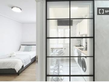 Se alquila piso de 3 habitaciones en Santander, gastos incluidos