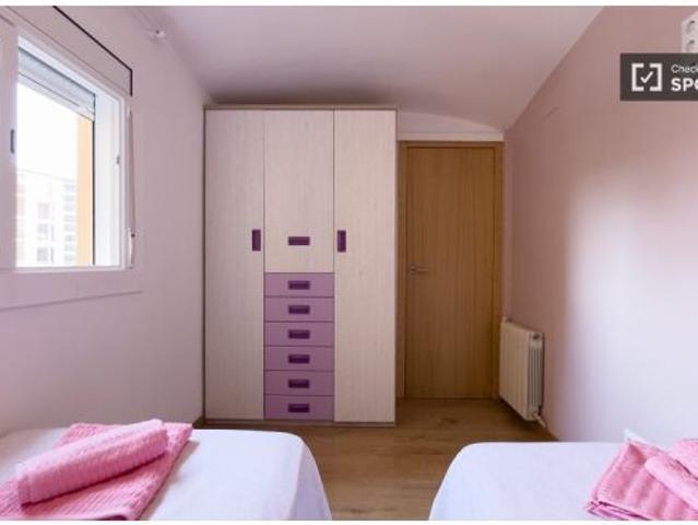 Se alquila piso de 3 habitaciones en Porta, gastos incluidos