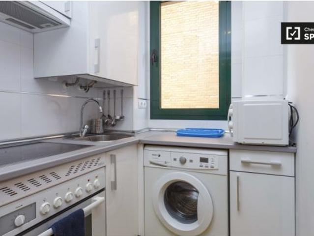 Se alquila piso de 1 dormitorio en Los Cármenes