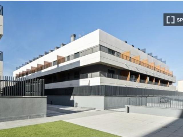Se alquila piso de 1 dormitorio en San Sebastián de los Reyes, gastos incluidos