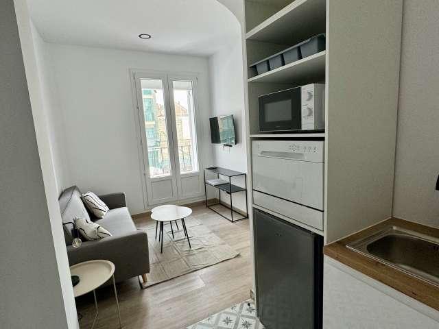 Piso en alquiler en Valdeacederas, Madrid