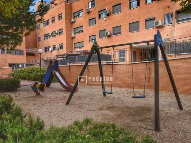Se alquila piso de 2 dormitorios en zona Hospital
