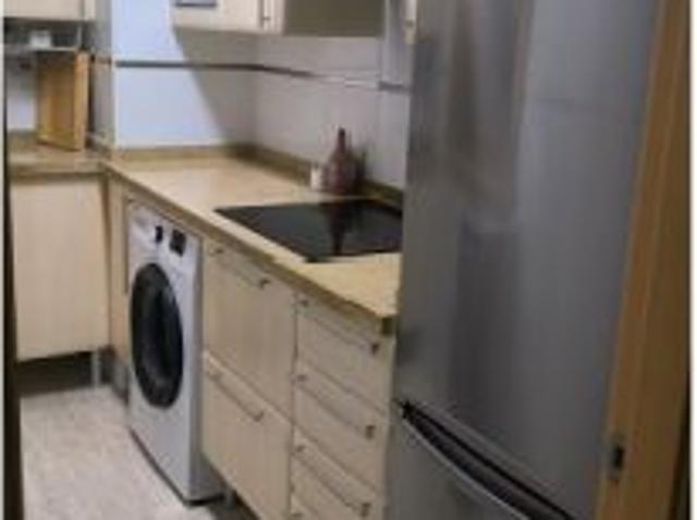 Se alquila piso de 2 dormitorios en Almería, todos los gastos incluidos