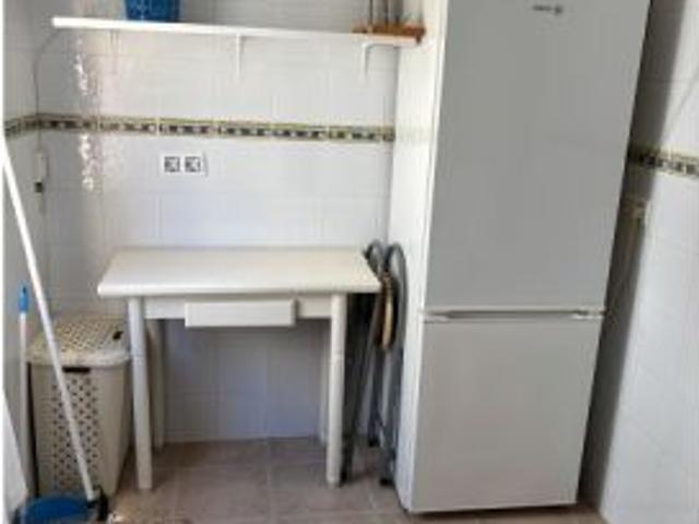 Se alquila piso de 2 habitaciones en Barbate, gastos incluidos