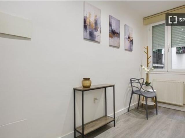 Se alquila piso de 2 habitaciones en Goya, sin restricciones