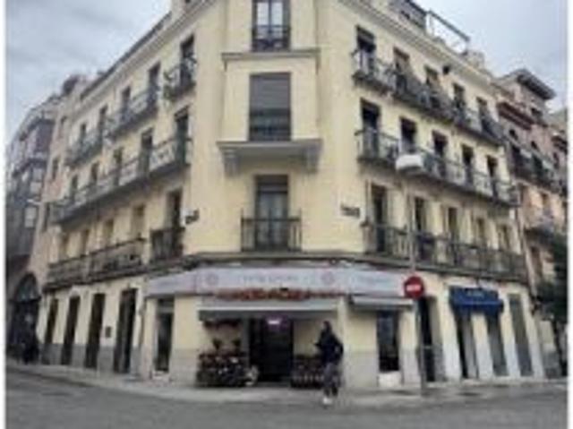 Se alquila piso de 2 habitaciones en Guindalera, gastos incluidos