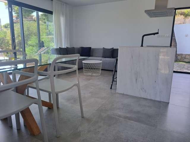 Se alquila piso de 2 habitaciones en El Campello