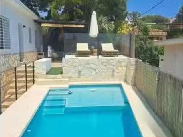 Se alquila piso de 2 habitaciones en El Campello