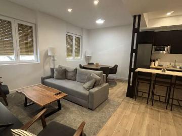 Se alquila piso de 2 habitaciones en Jerónimos, Madrid