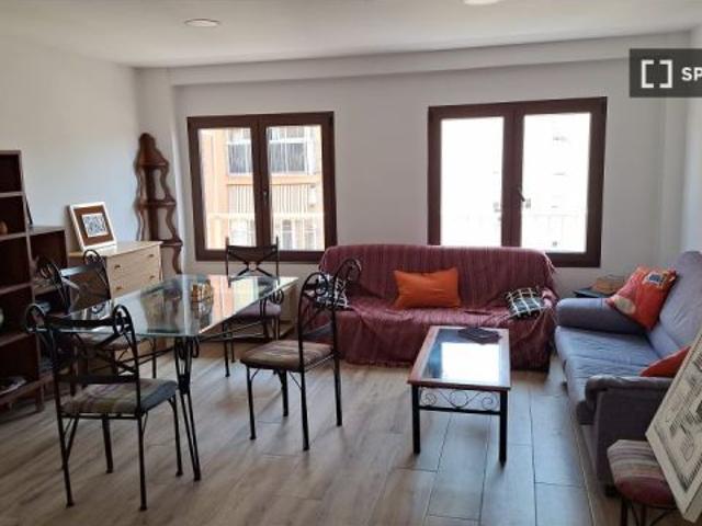 Se alquila piso de 2 habitaciones en La Malva Rosa