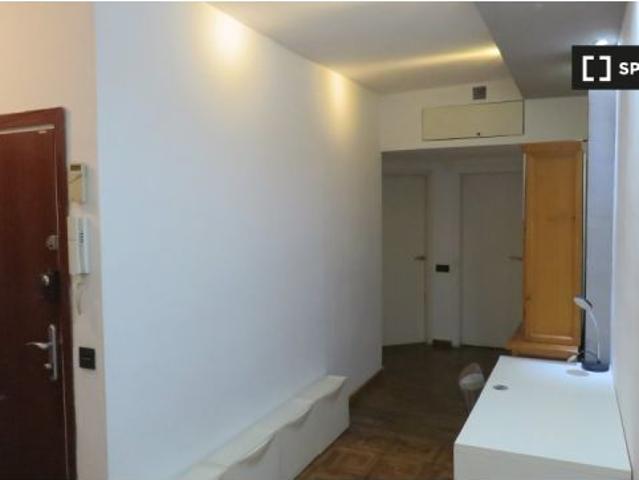 Se alquila piso de 2 habitaciones en La Nova Esquerra de l' Eixample, se admiten mascotas