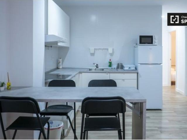Se alquila piso de 2 habitaciones en La Petxina, todos los gastos incluidos