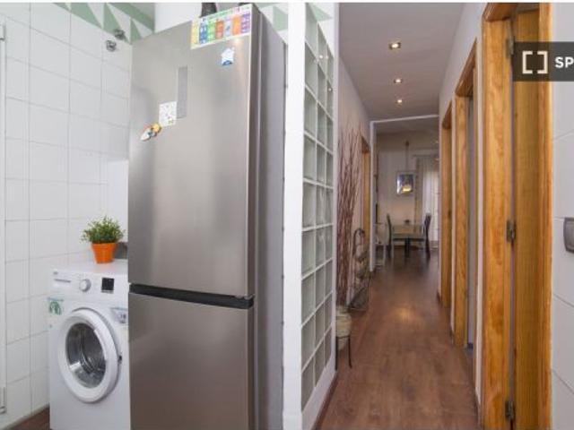 Se alquila piso de 2 habitaciones en La Raiosa
