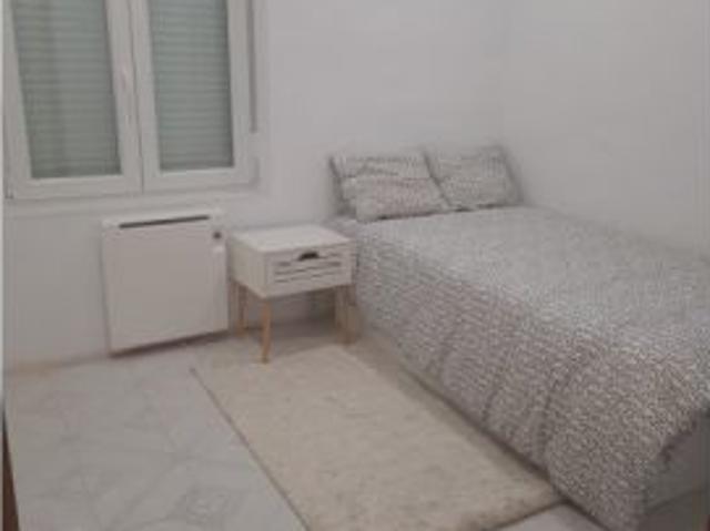 Se alquila piso de 2 habitaciones en Salamanca, todos los gastos incluidos