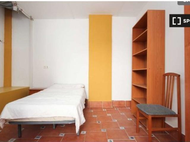 Se alquila piso de 2 habitaciones en San Matías Realejo, sin internet