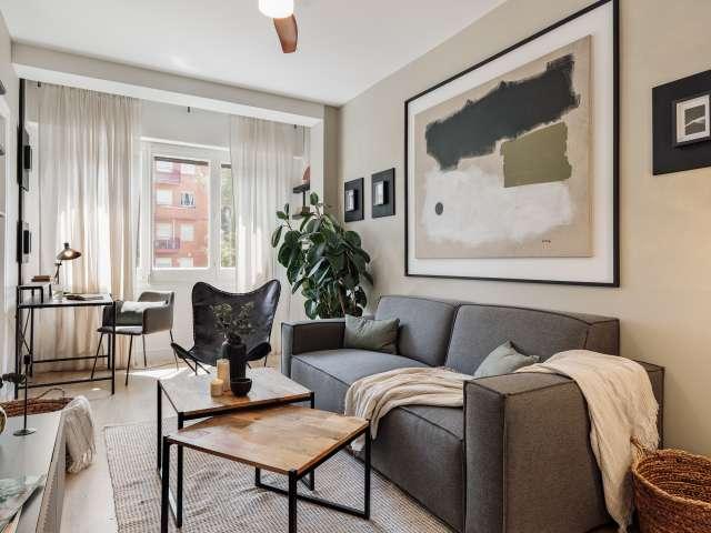 Se alquila piso de 2 habitaciones en Sant Antoni, Barcelona