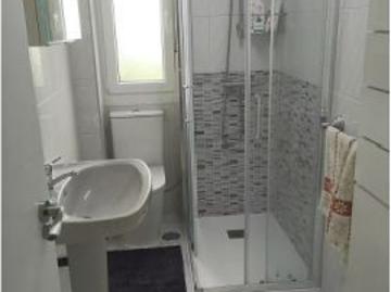 Se alquila piso de 2 habitaciones en Santander, gastos incluidos