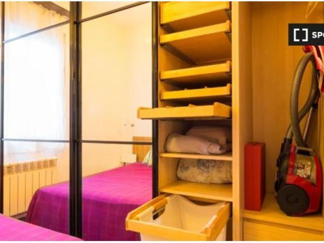 Se alquila piso de 2 habitaciones en Palacio, Madrid, todos los gastos incluidos